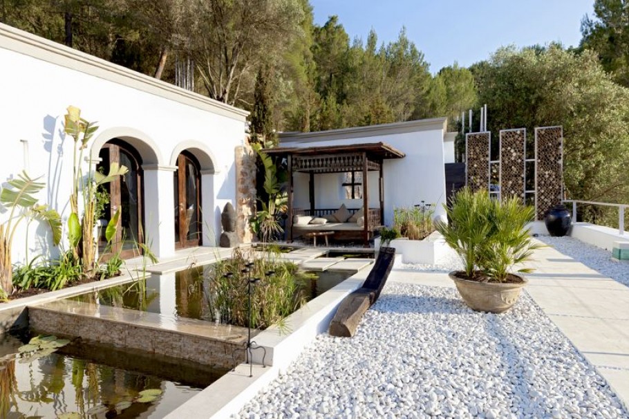 Large modern finca near San Miguel, for sale