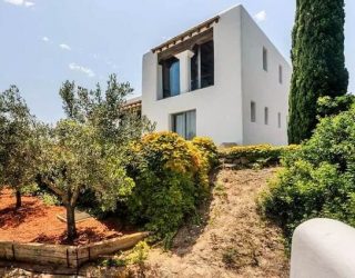 0_Exterior Finca Blakstad Front-(min)
