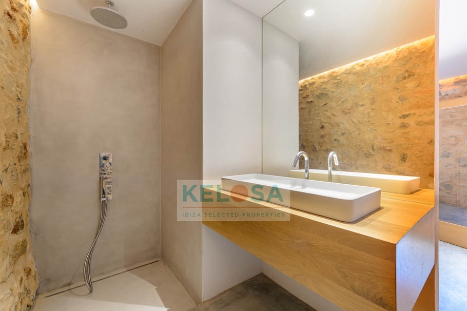 08 Kelosa ibiza Finca with view by San Rafael reformed by known architect prof wm