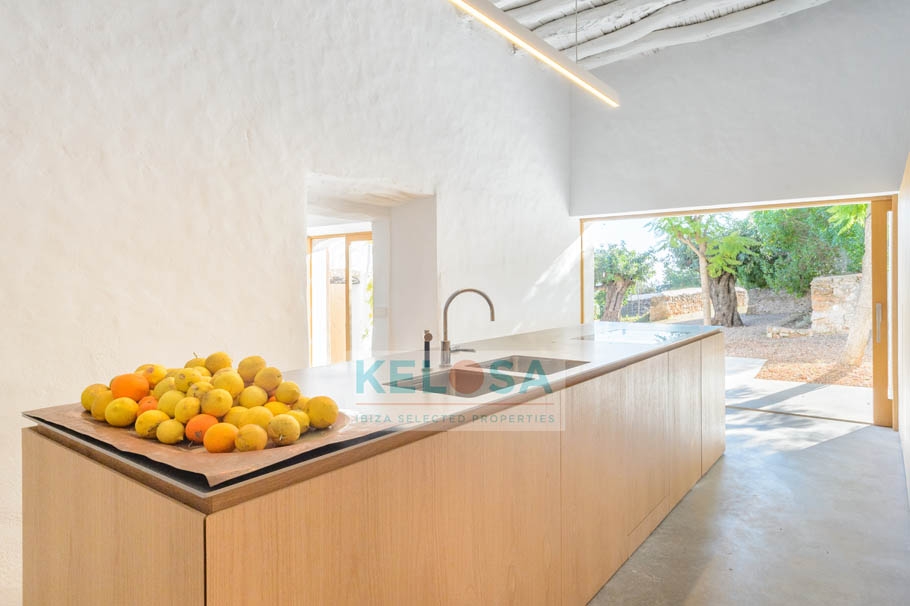 06 Kelosa ibiza Finca with view by San Rafael reformed by known architect prof wm