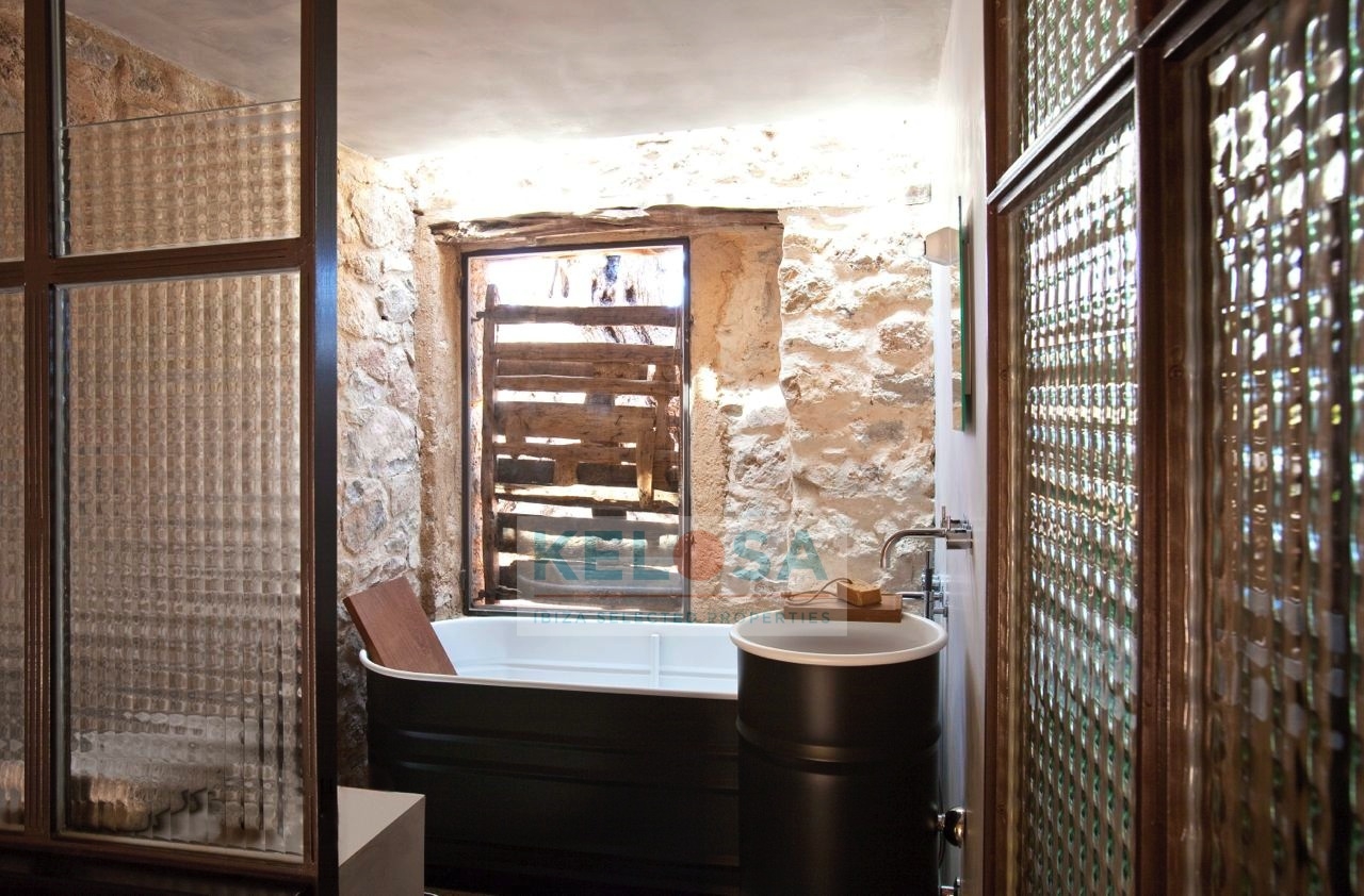 Kelosa 09 Ibiza Santa Eulalia Charming reformed finca–near Morna Valley wm