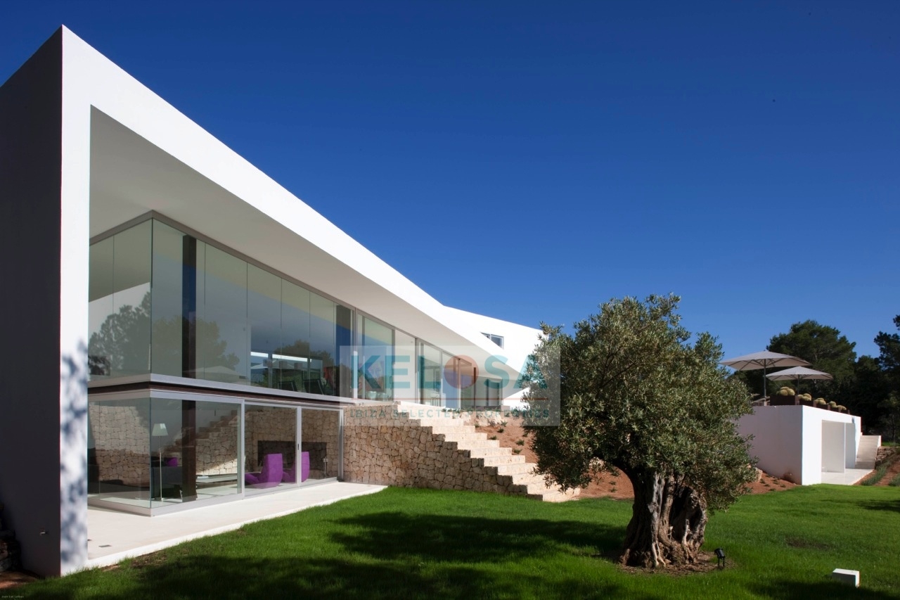 01 Kelosa Ibiza Iconic architectural villa by Cala Salada wm