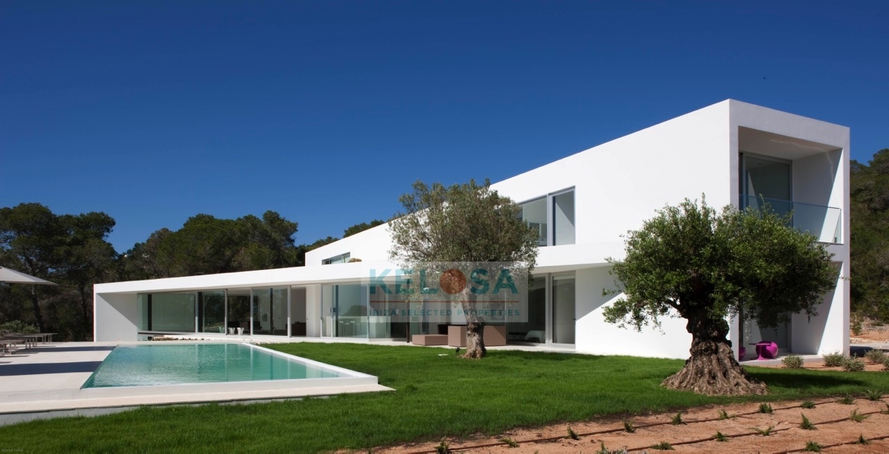02 Kelosa Ibiza Iconic architectural villa by Cala Salada wm