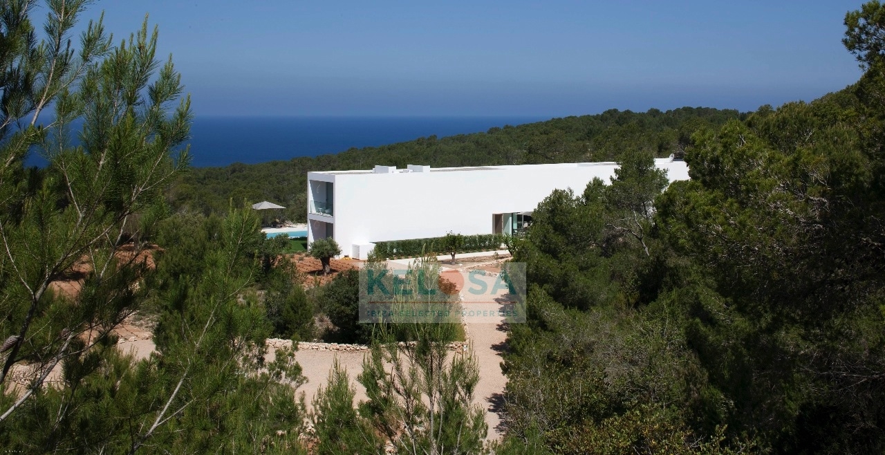 05 1 Kelosa Ibiza Iconic architectural villa by Cala Salada wm