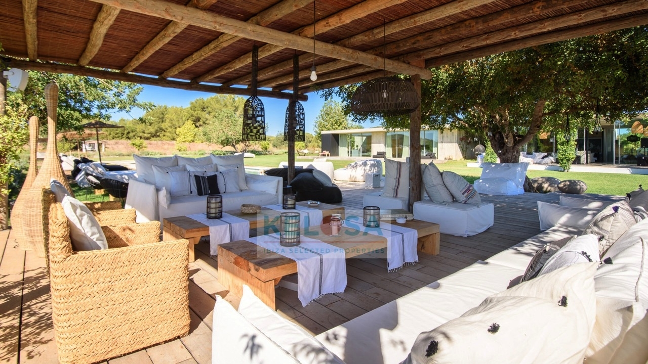 03 Kelosa Ibiza Contemporary luxury villa by Atzaro wm