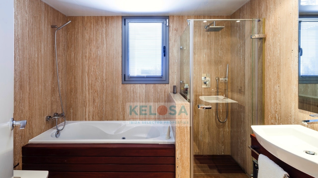 09 Kelosa Contemporary Penthouse with large terraceWM