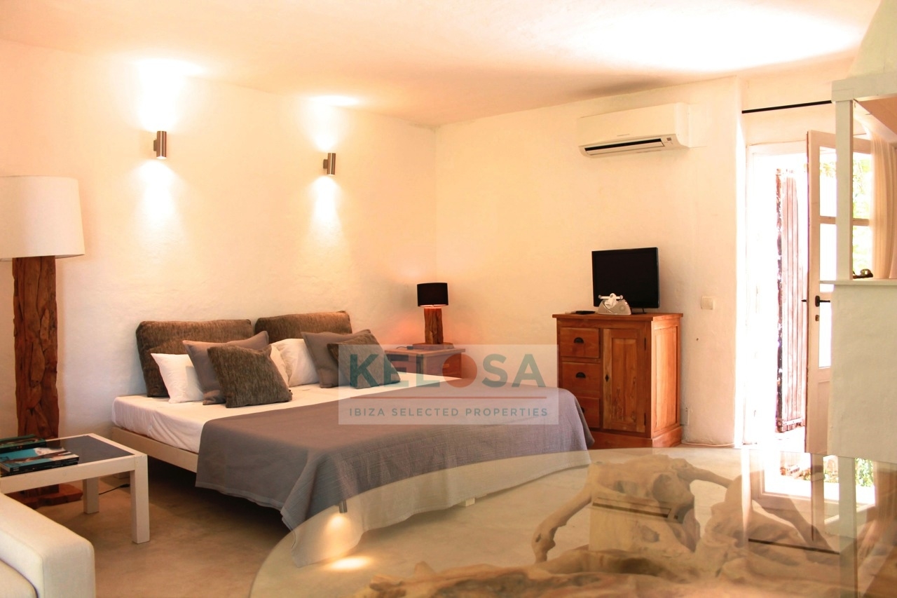 Kelosa 08 Ibiza Reformed country house with view in San Jose wm