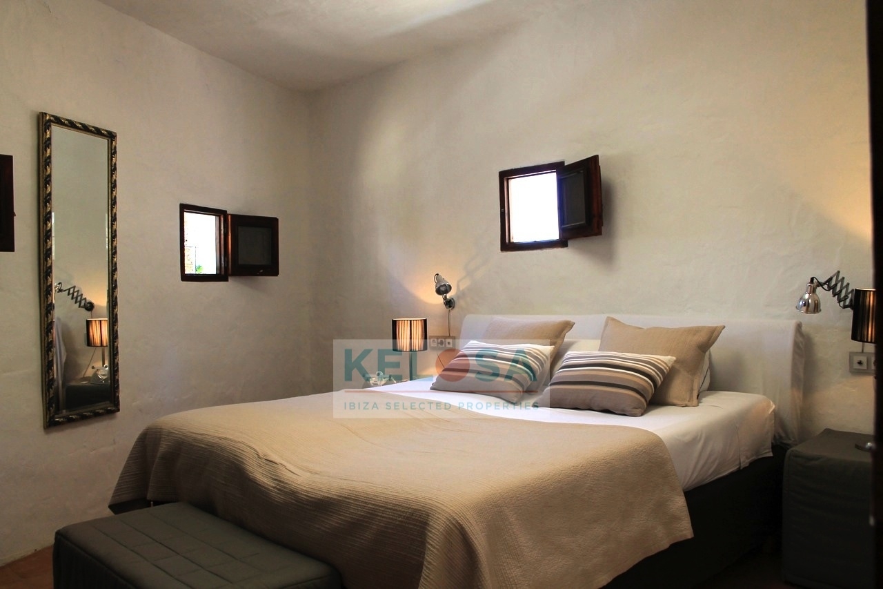 Kelosa 20 Ibiza Reformed country house with view in San Jose wm