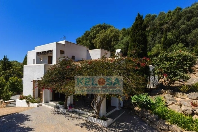 01 kelosa ibiza Classic mediterranean villa in San Agustin WM