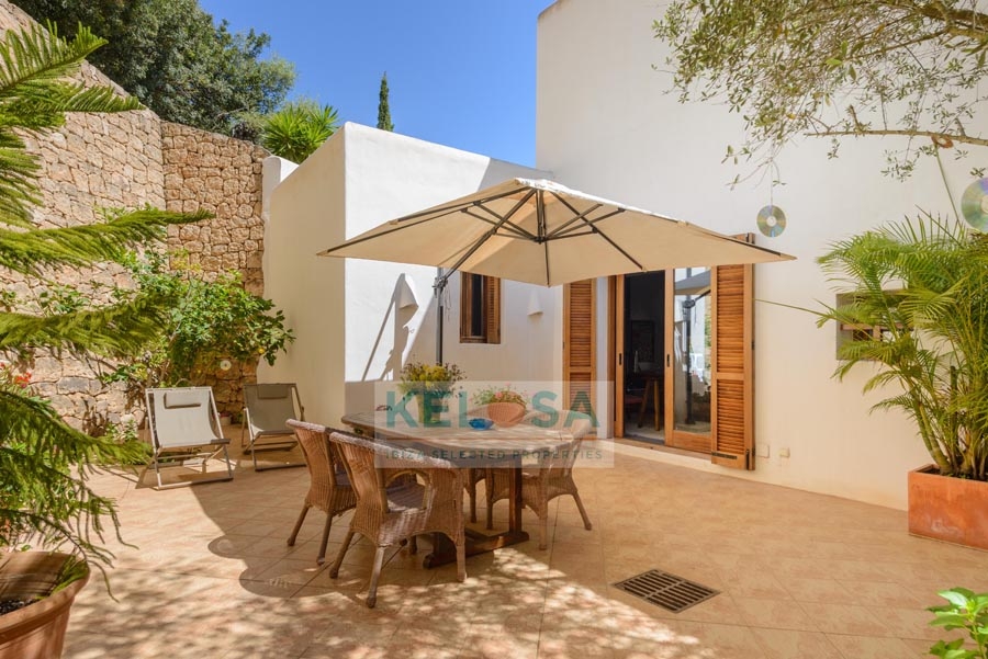 09 kelosa ibiza Classic mediterranean villa in San Agustin WM