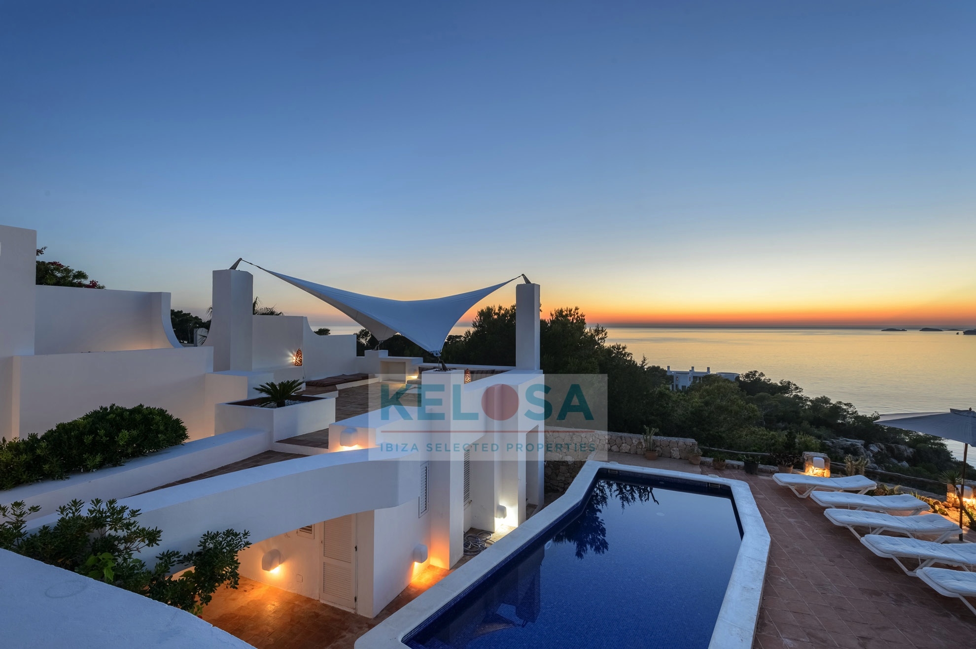 01 Kelosa ibiza classic villa in first line in Calo den Real WM