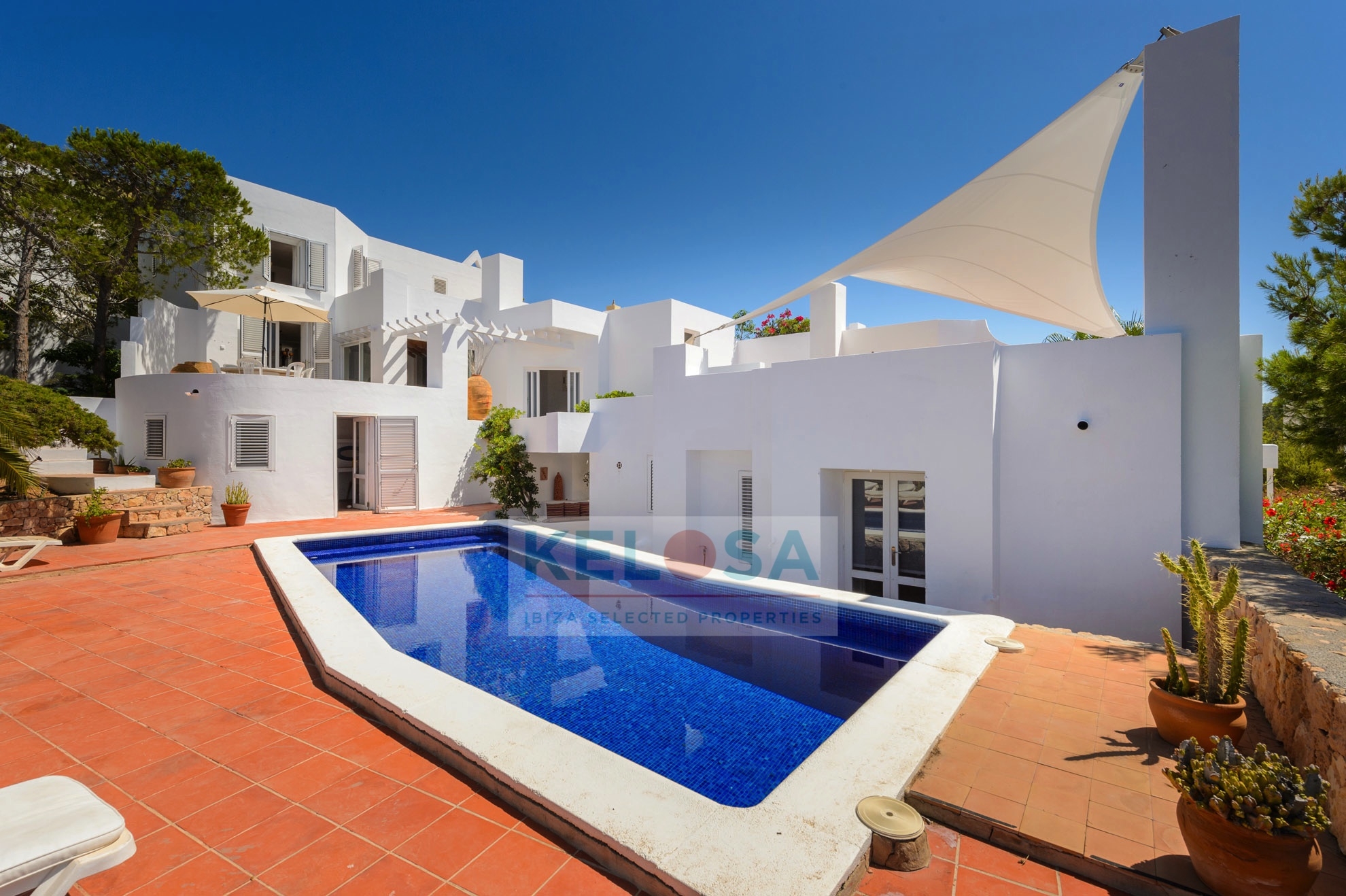 02 Kelosa ibiza classic villa in first line in Calo den Real WM