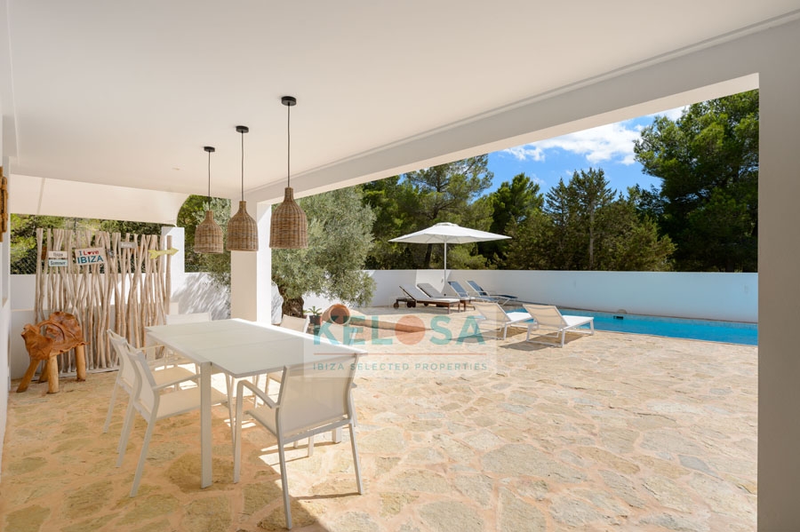 03 Kelosa Ibiza Modernized villa with sea view in Cala Tarida WM