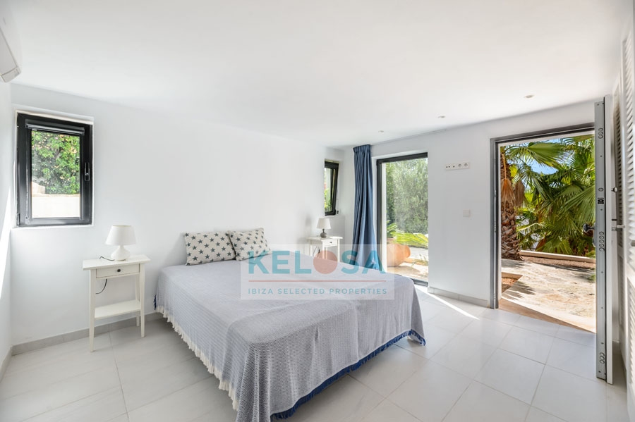 08 Kelosa Ibiza Modernized villa with sea view in Cala Tarida WM