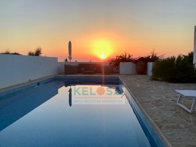 16 Kelosa Ibiza Modernized villa with sea view in Cala Tarida WM