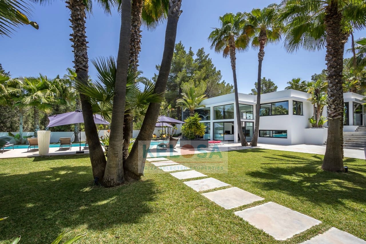 02 Kelosa Ibiza  Contemporary villa in Benimussa Ibiza (1) WM