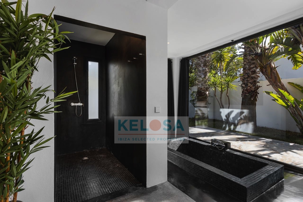 08 Kelosa Ibiza  Contemporary villa in Benimussa Ibiza (1) WM