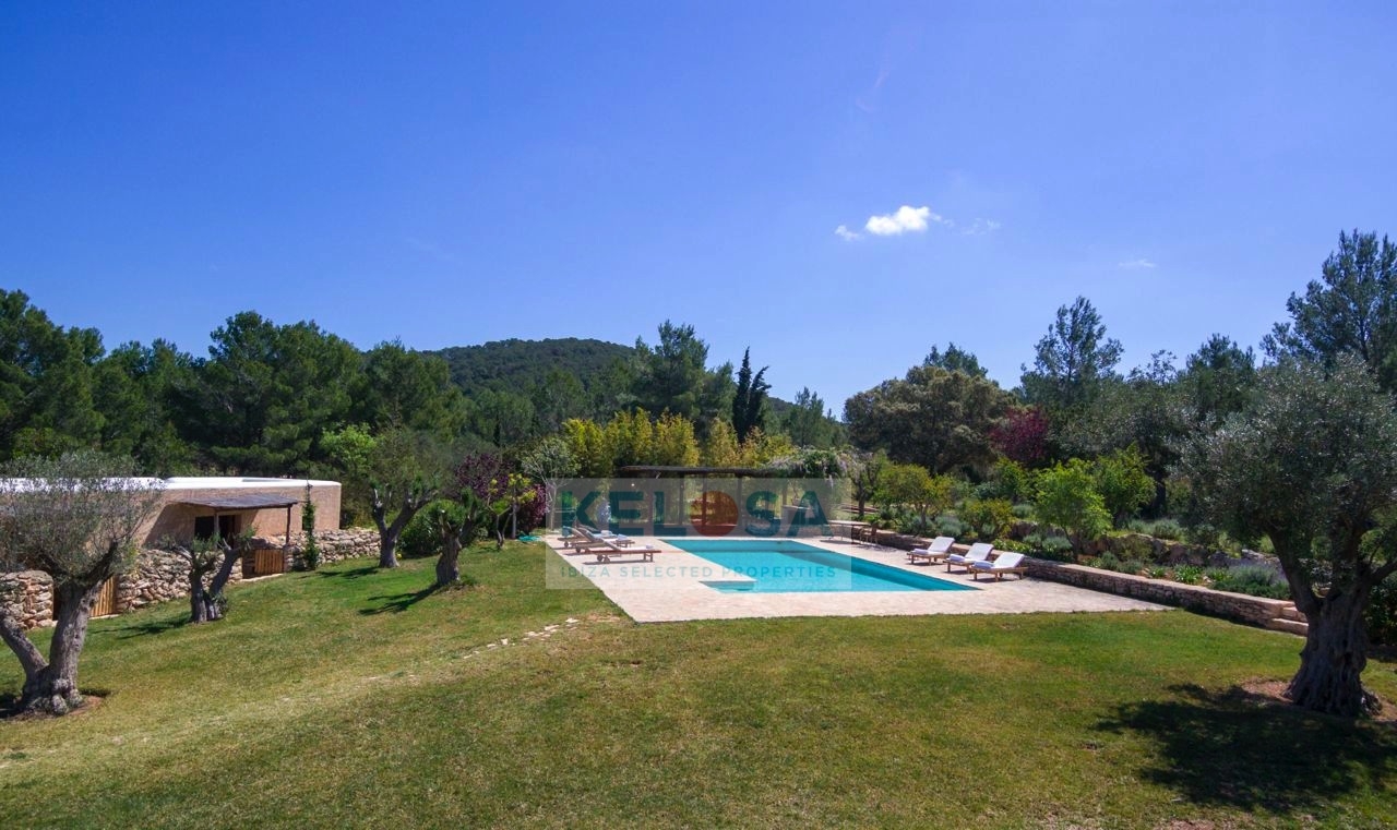 02 Kelosa ibiza Large ibicencan finca with beautiful garden WM