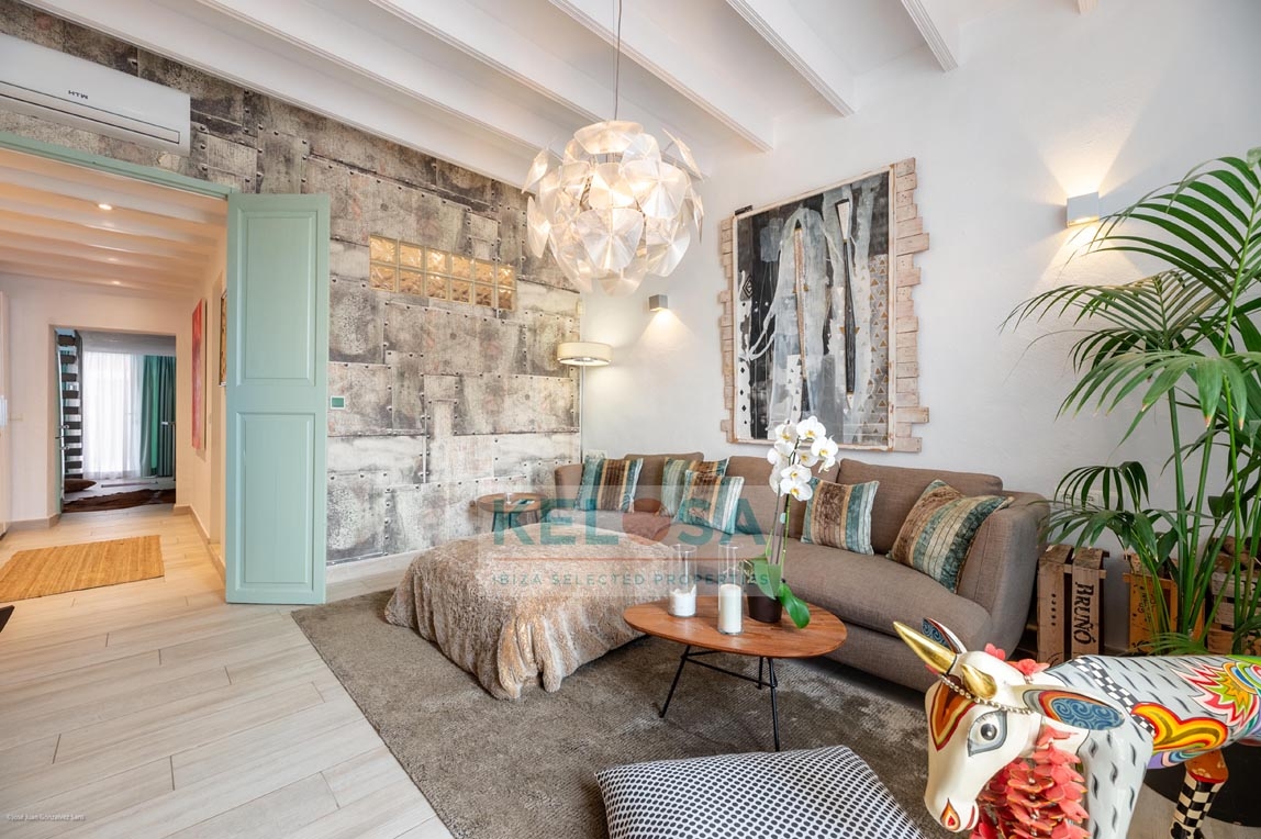 04 Kelosa Reformed townhouse with view in Dalt Vila WM