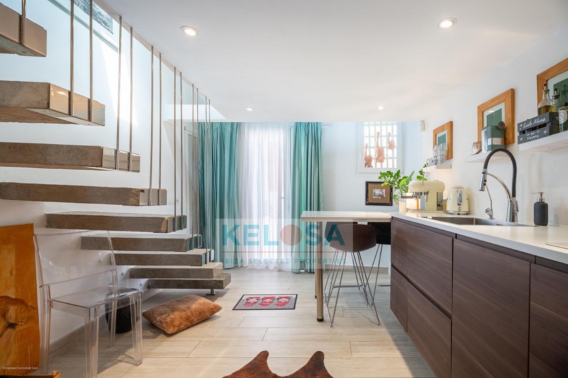 07 Kelosa Reformed townhouse with view in Dalt Vila WM