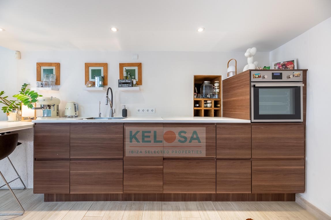08 Kelosa Reformed townhouse with view in Dalt Vila WM