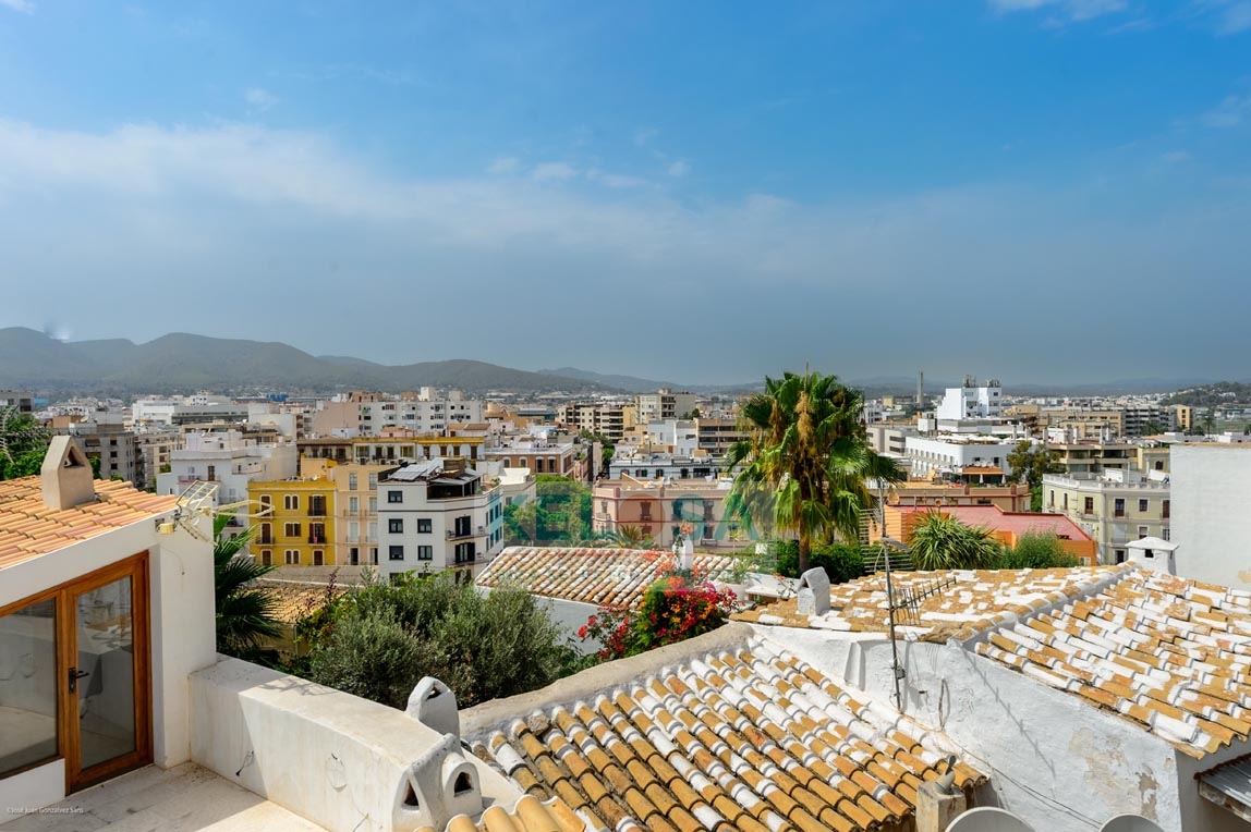 14 Kelosa Reformed townhouse with view in Dalt Vila WM