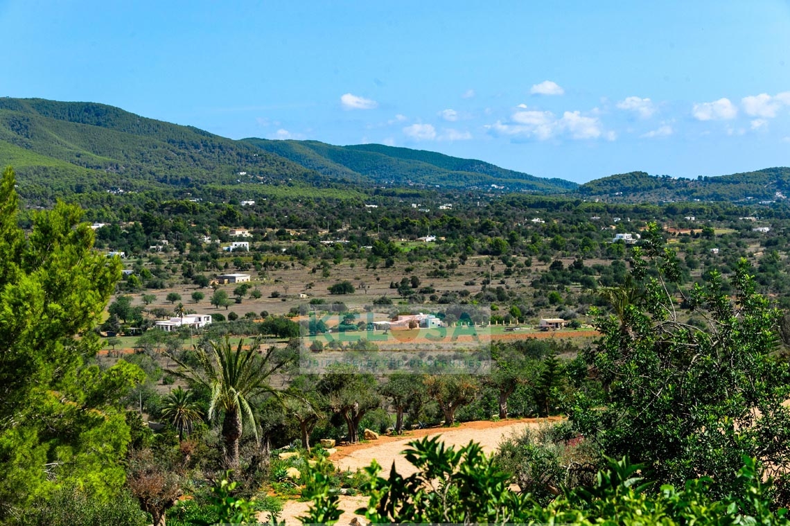 03 Kelosa Authentic finca with landscape views near Atzaro