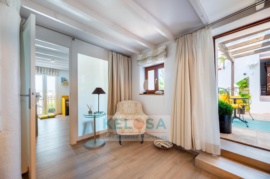 14 Kelosa Ibiza large townhouse view Dalt Vila