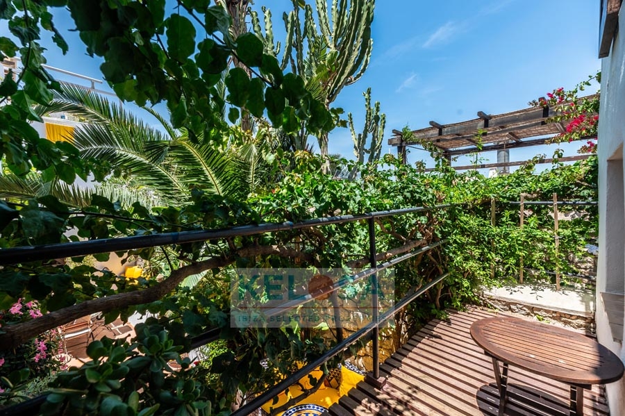 23 Kelosa Ibiza large townhouse view Dalt Vila