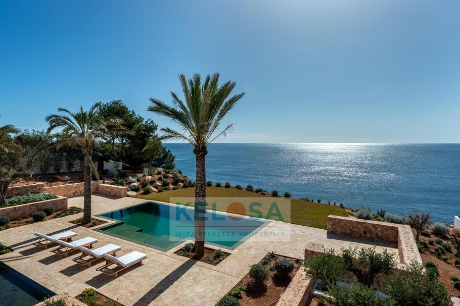 25 Kelosa ibiza New Blakstad villa in first line to the sea