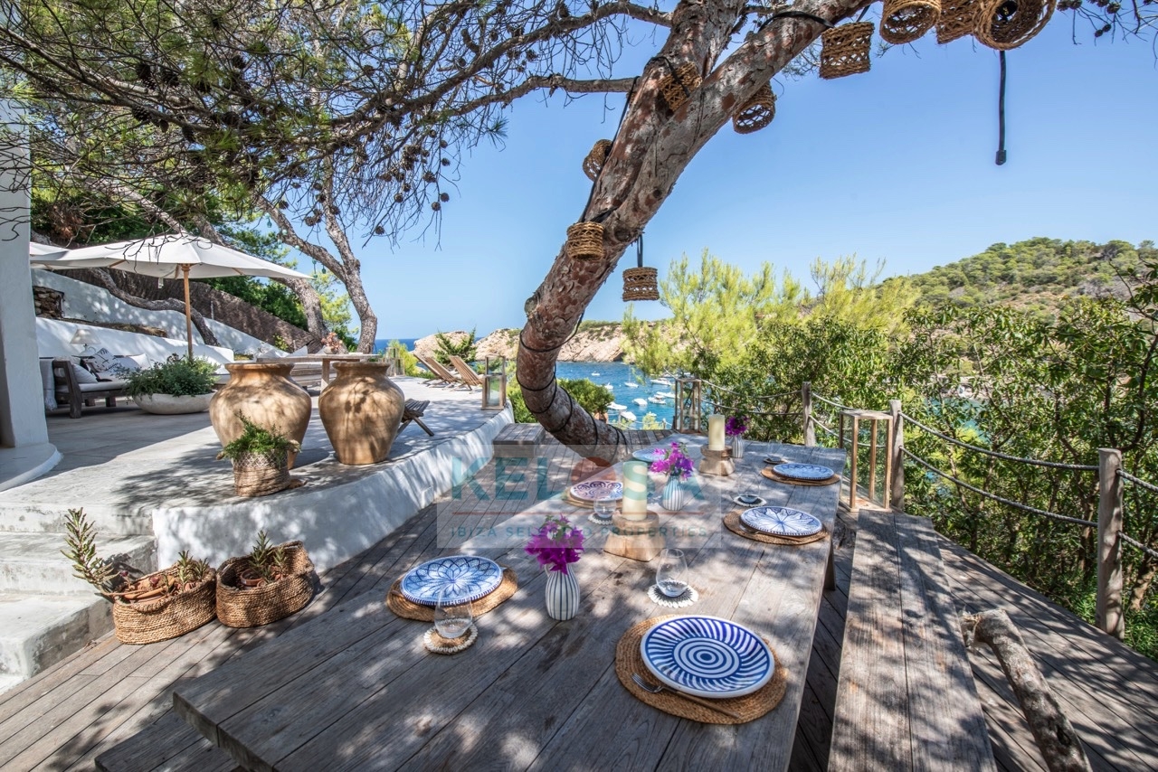 03 Kelosa Ibiza Mediterranean beach house first line sea Cala Vadella WM