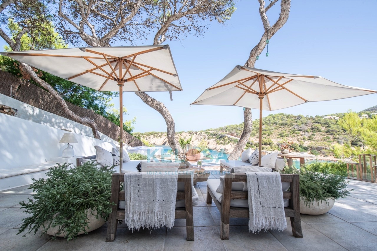 05 Kelosa Ibiza Mediterranean beach house first line sea Cala Vadella WM
