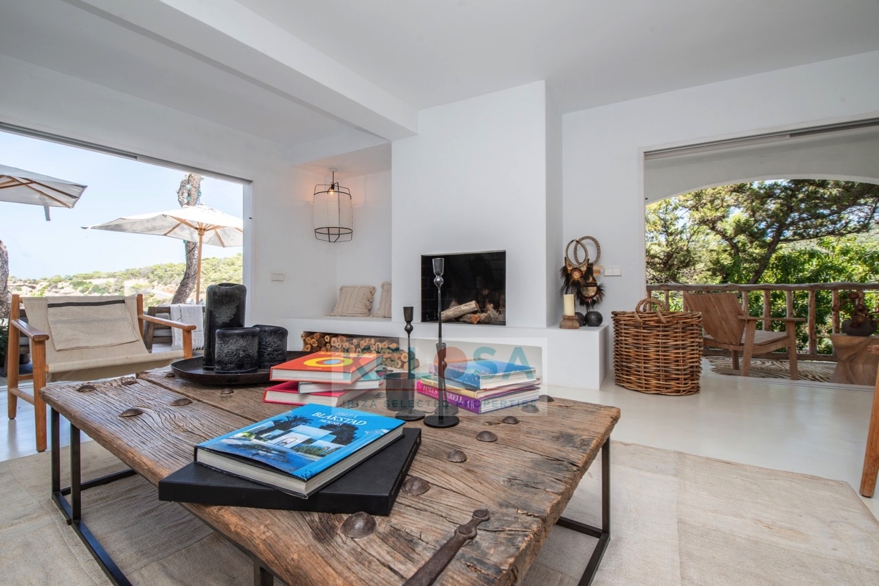 08 Kelosa Ibiza Mediterranean beach house first line sea Cala Vadella WM