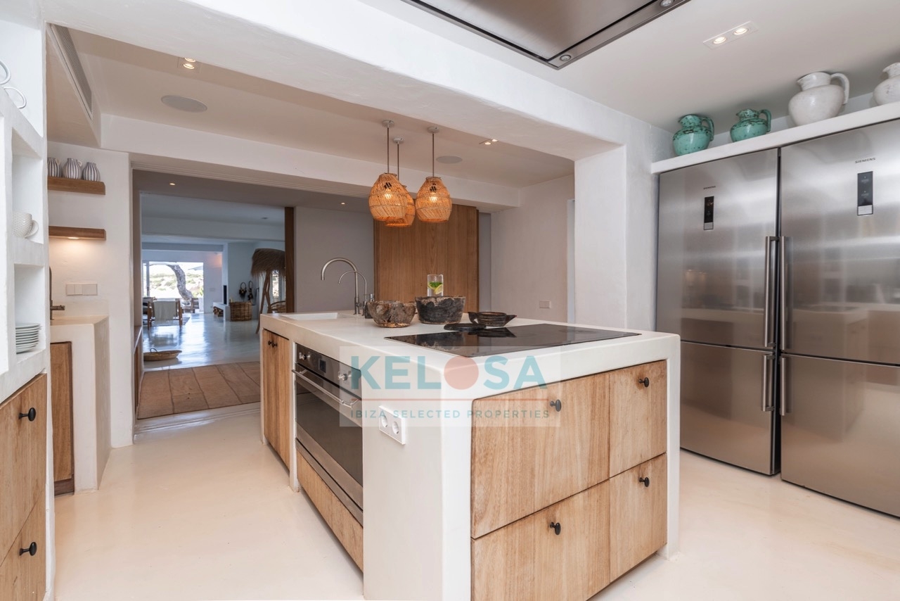 10 Kelosa Ibiza Mediterranean beach house first line sea Cala Vadella WM