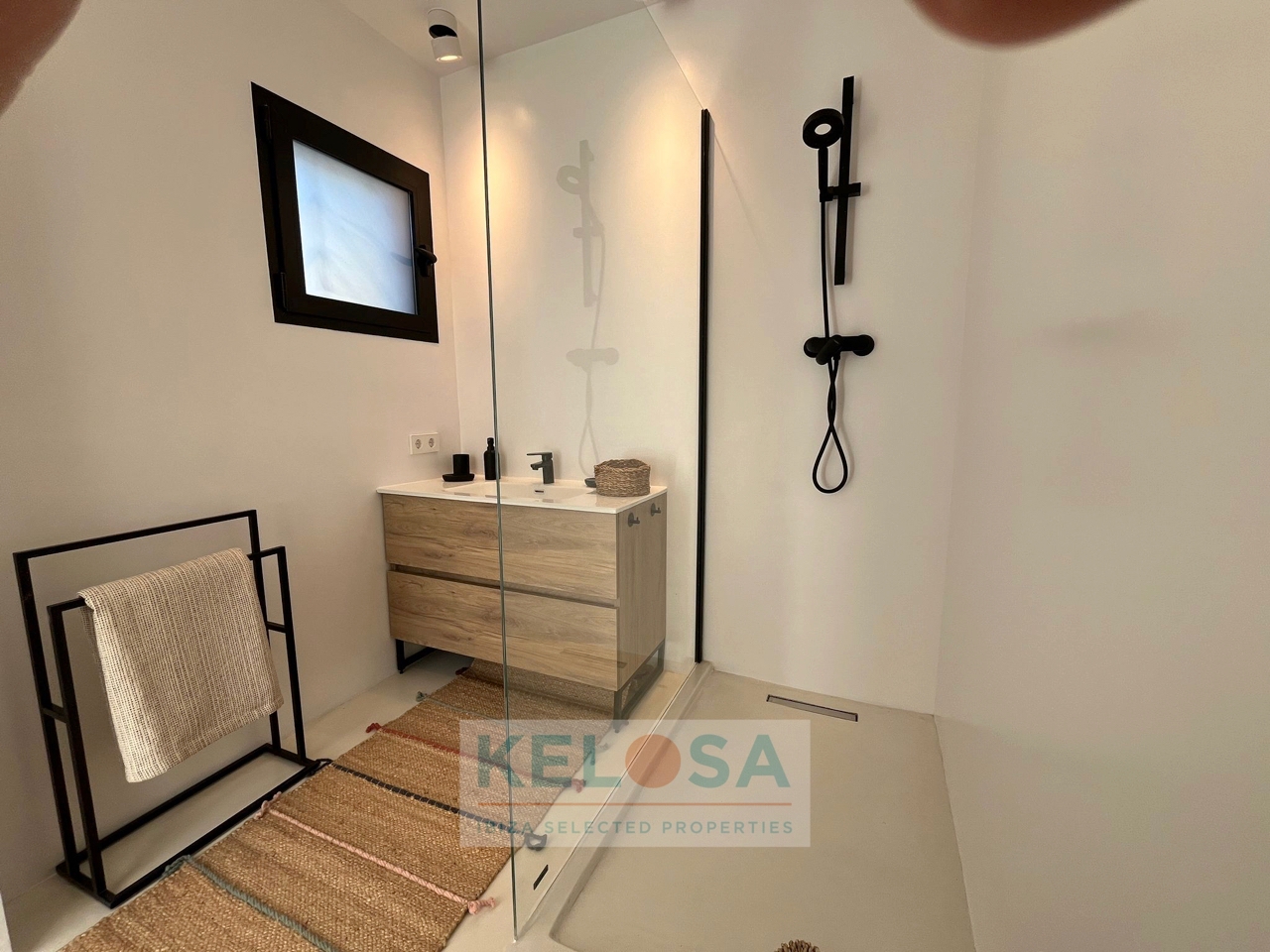 KELOSA Guesthaus Villa RL   WM 004 (1)