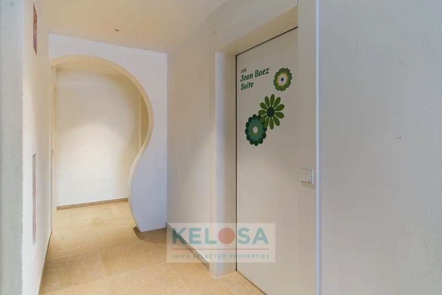 KELOSA   Hippiments   WM 020