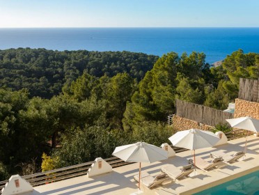 12 Kelosa Ibiza Stylishly modernized villa near Cala Salada