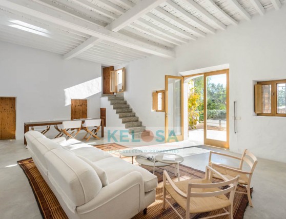 04 Kelosa ibiza Finca with view by San Rafael reformed by known architect prof wm